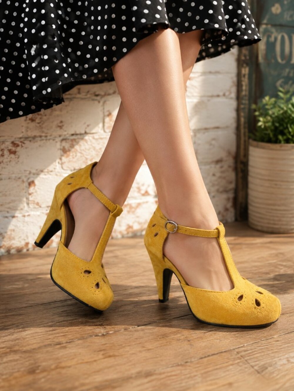 ModCloth Yellow Faux Suede Heels Womens 7 Retro Pinup Rockabilly Mary Jane